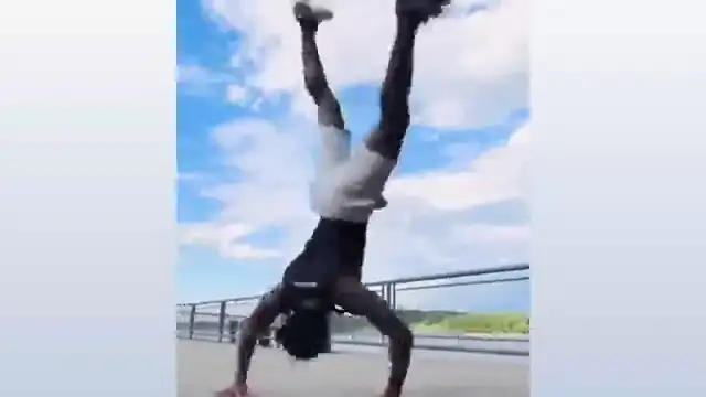 The Best flips-Momo Acro [1]